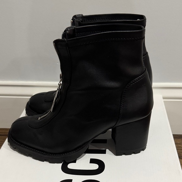 SCHUTZ Black Ankle Boots with Zipper Detail - Picture 3 of 6